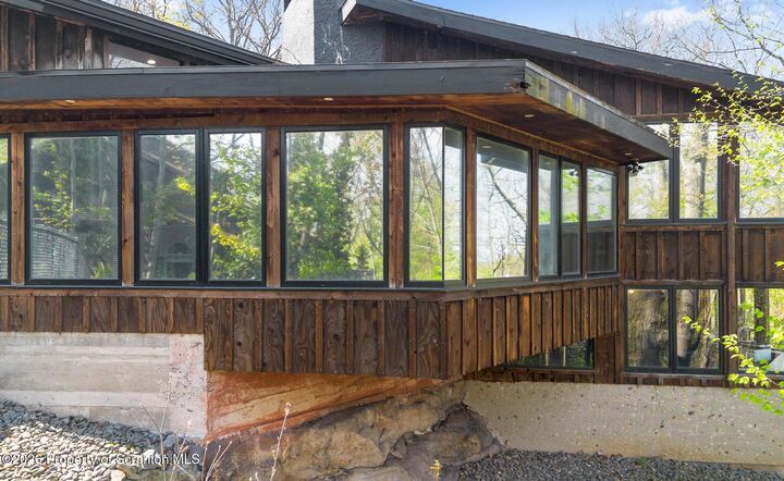 Property Photo:  4 Elmhurst Boulevard  PA 18505 