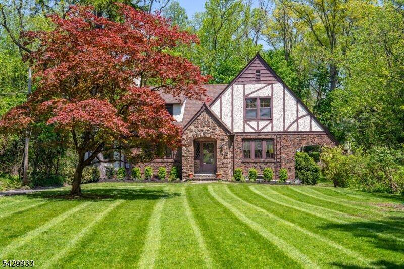 Property Photo:  184 Old Short Hills Rd  NJ 07078 