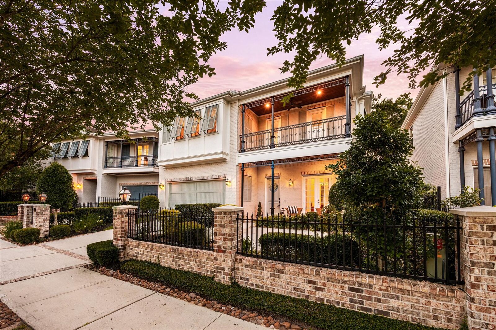 Property Photo: 172 McGoey Circle TX 77384
