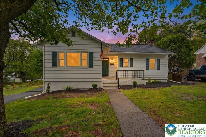 Property Photo:  223 Oak Street  PA 18072 