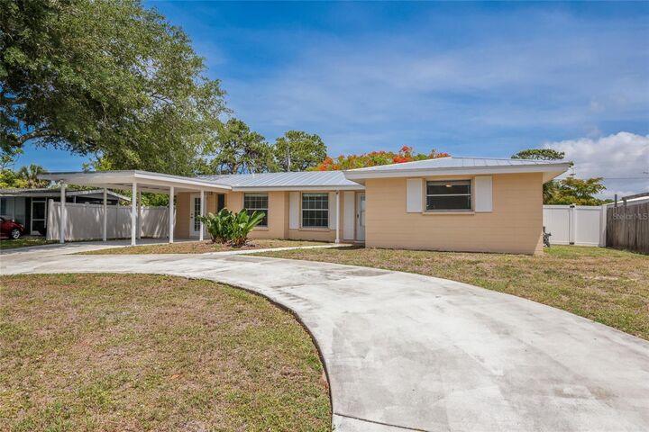 Property Photo:  1717 Joyce Street  FL 34231 