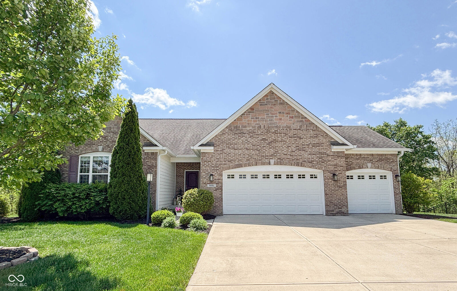 Property Photo: 7401 Cassilly Court IN 46278