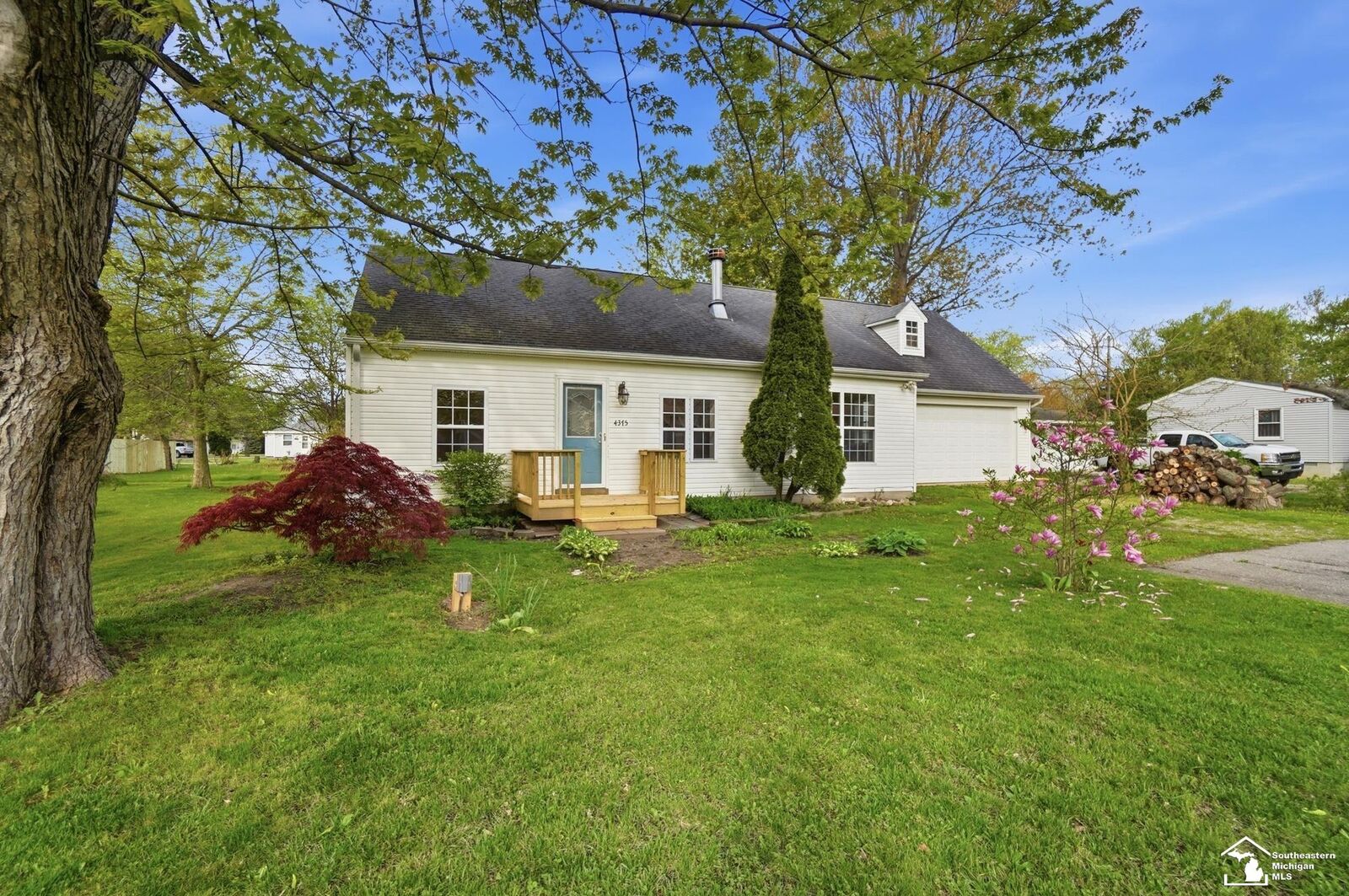 Property Photo:  4375 5th Street  MI 48166 