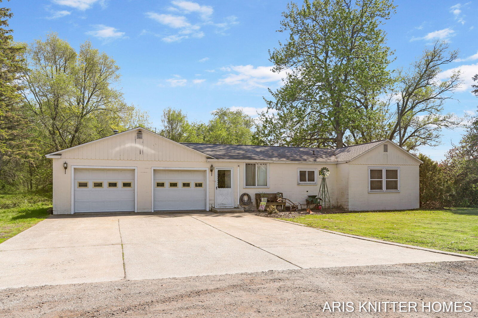 Property Photo: 2756 Beeline Road MI 49424