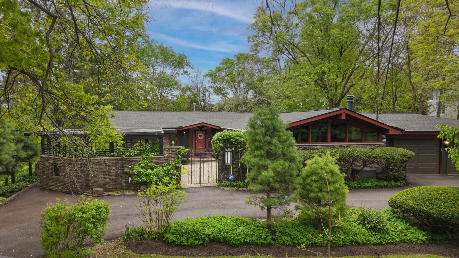 Property Photo: 28W521 Purnell Road IL 60185
