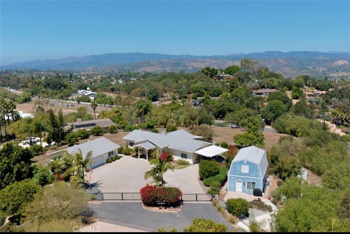 Property Photo:  2713 E Mission  CA 92028 