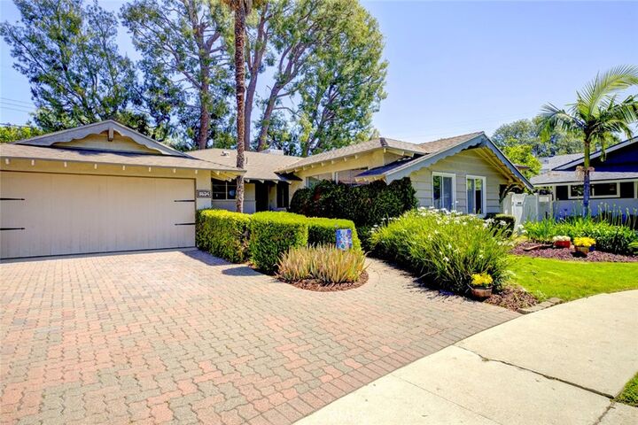 Property Photo:  9654 Kessler  CA 91311 