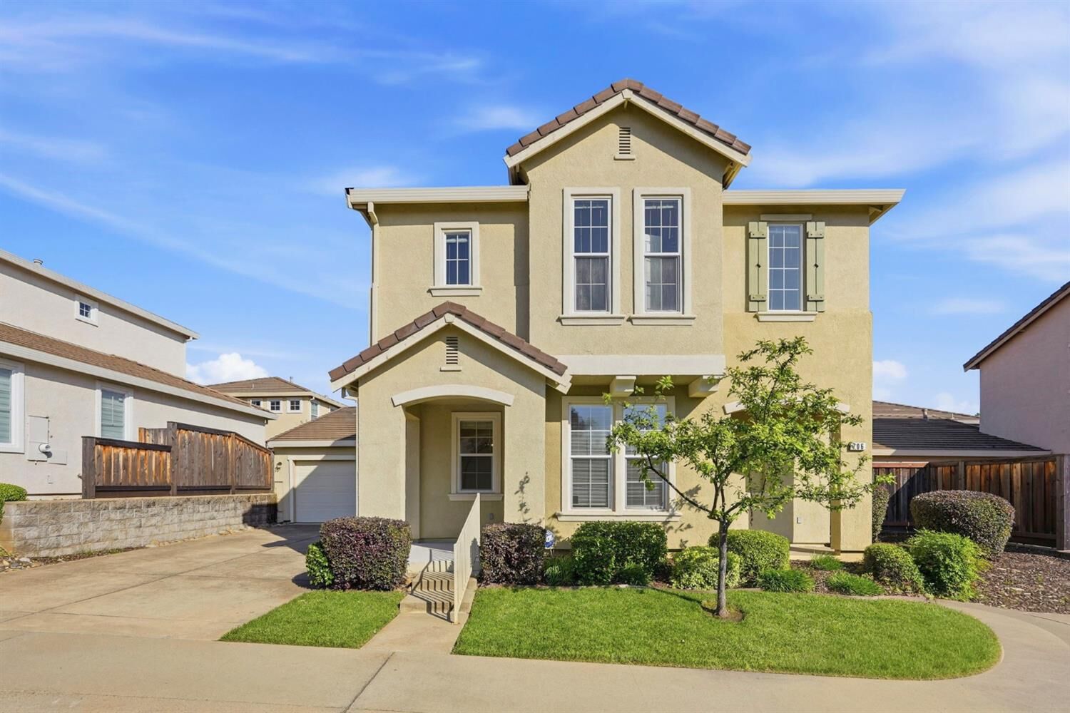 Property Photo:  706 Ward Way  CA 95630 