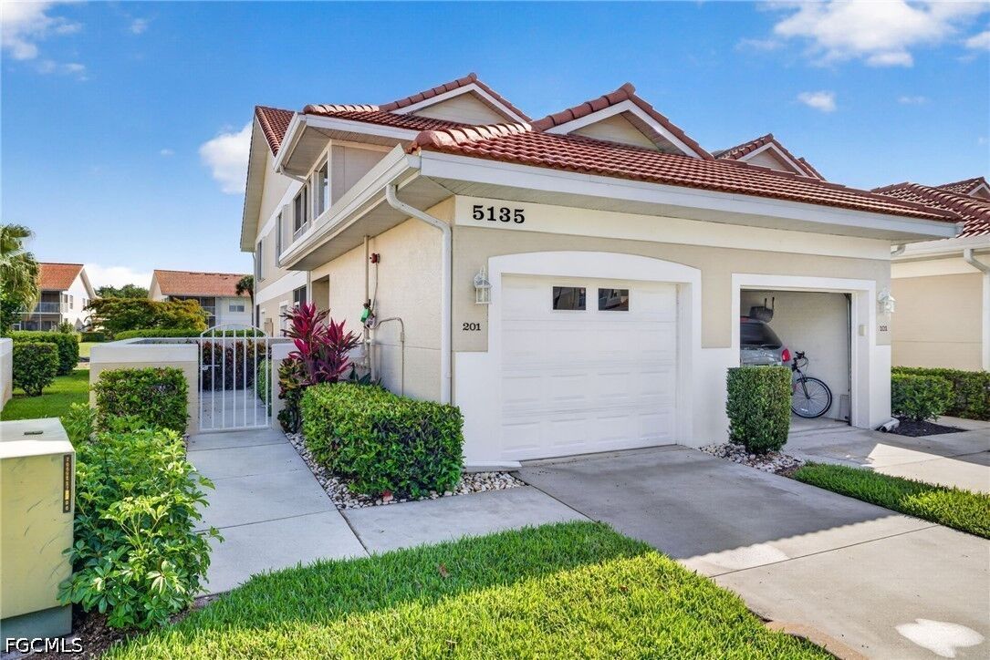 Property Photo:  5135 Cobble Creek Court 201  FL 34110 