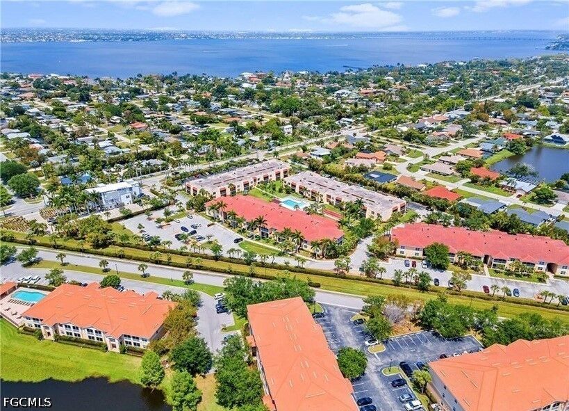 Property Photo:  12515 McGregor Boulevard 104  FL 33919 
