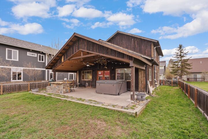 Property Photo:  706 Aspen Grove Street  MT 59937 