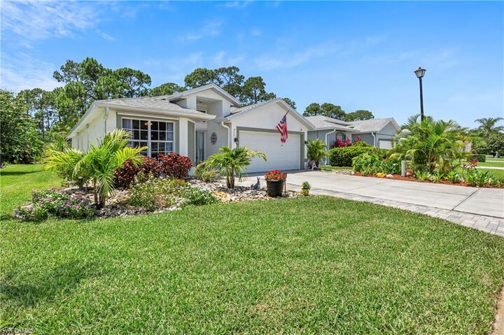 Property Photo:  713 Crossfield Cir  FL 34104 