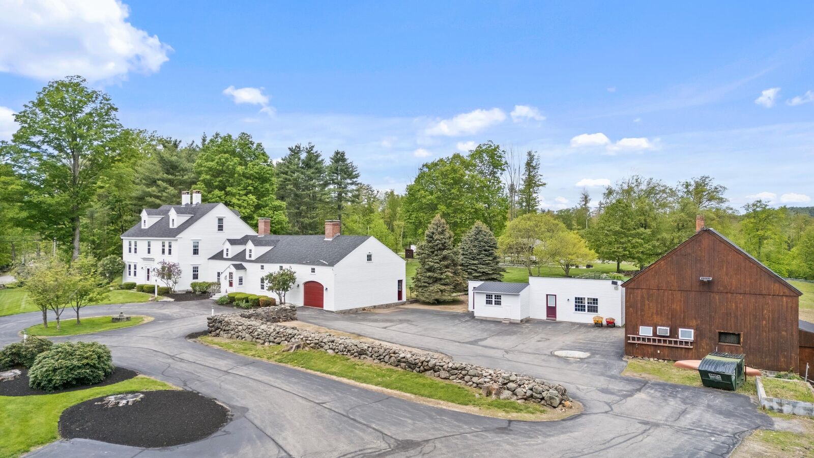 Property Photo:  1 Cross Road  NH 03043 