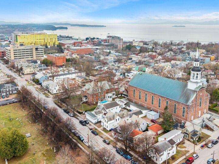 Property Photo:  109 Elmwood Avenue  VT 05401-3829 