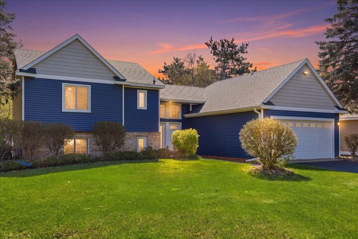 Property Photo:  512 Hyde Avenue N  MN 55115 