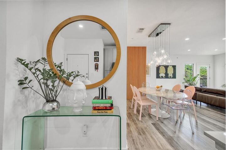Property Photo:  5710 McCommas Boulevard 202  TX 75206 