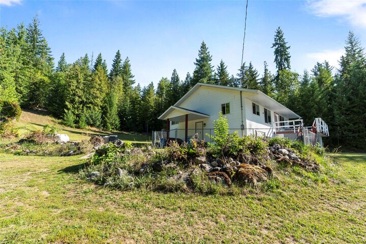 Property Photo: 6803 Magna Bay Drive BC V0E 1M7