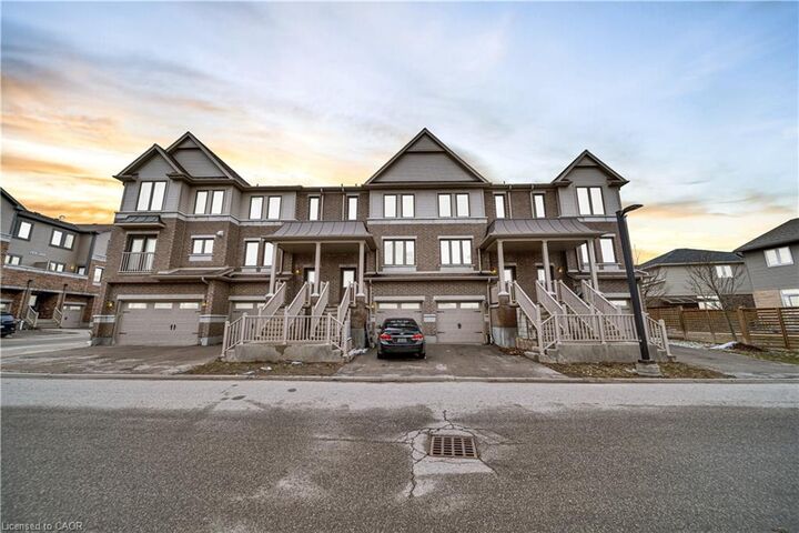 Property Photo:  70 Willowrun Drive G2  ON N2A 0J3 