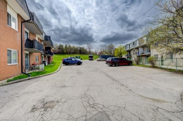 Property Photo:  267 Clyde Road 14  ON N3H 1C4 