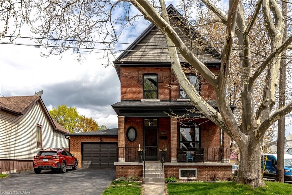 Property Photo:  181 Simcoe Street E  ON L8L 3N7 