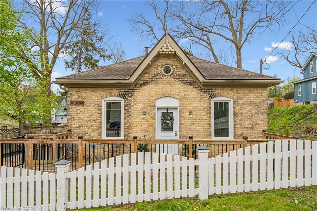 Property Photo:  41 Crombie Street  ON N1S 1Y5 