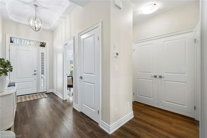 Property Photo:  525 Niagara St Pkg Street  ON L2M 0C5 