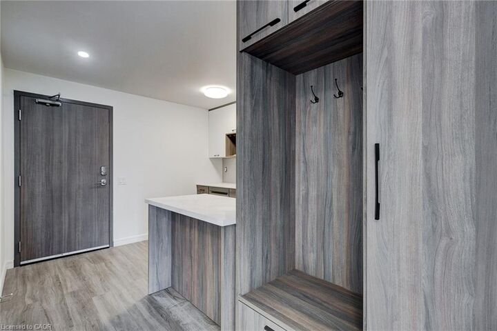 Property Photo:  49 Walnut Street S 1003  ON L8N 2L1 