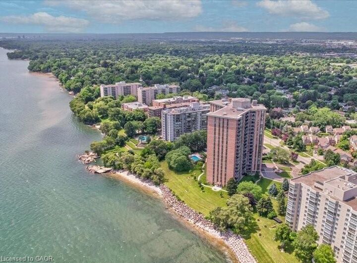 Property Photo: 5250 Lakeshore Road 1708 ON L7L 5L2