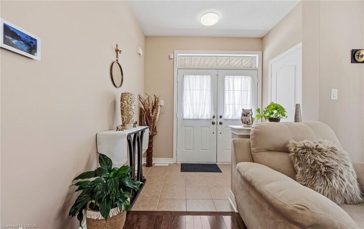 Property Photo:  476 Nairn Circle  ON L9T 8A7 