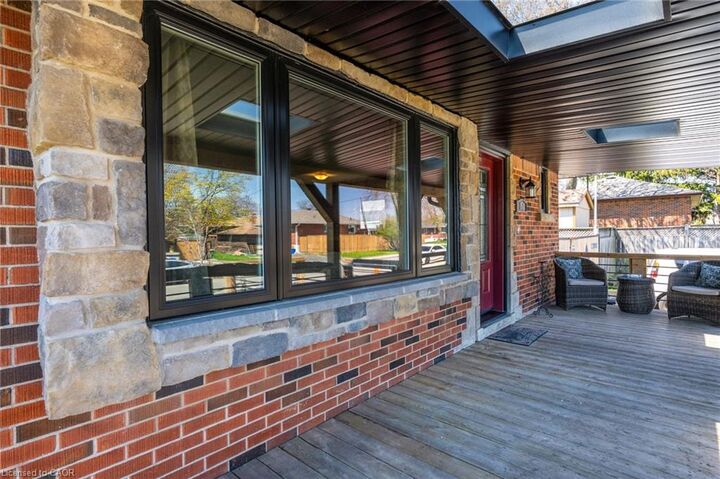 Property Photo:  151 Winchester Boulevard  ON L8T 2M9 