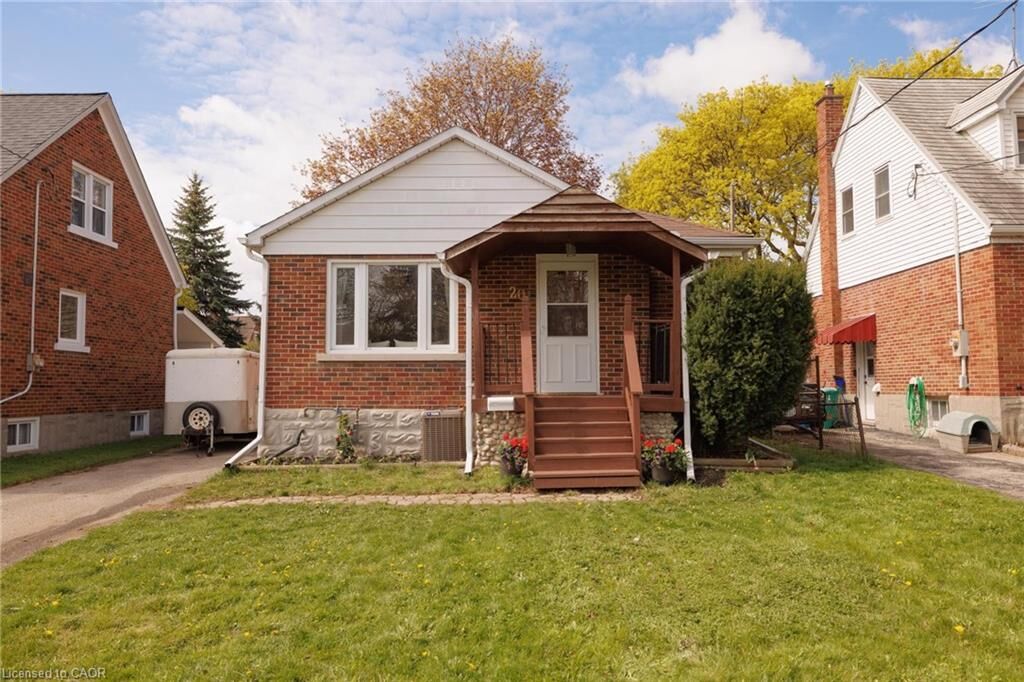 Property Photo:  201 Bedford Road  ON N2G 3A5 