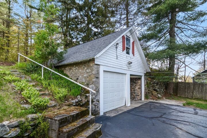 Property Photo:  727 Pleasant St  MA 01612 