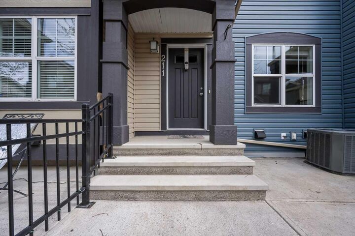 Property Photo:  211 McKenzie Towne Square SE  AB T2Z 1E2 