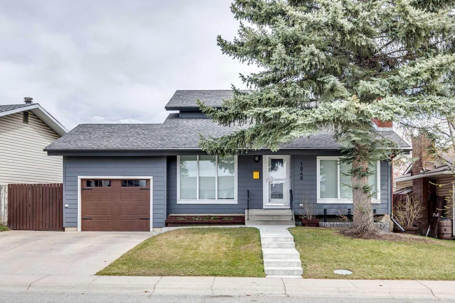 Property Photo:  1848 38 Street NE  AB T1Y 2P8 