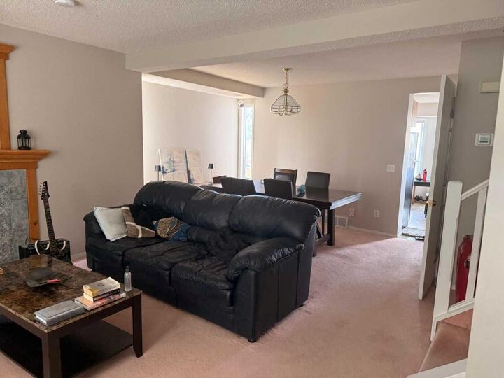 Property Photo:  7212 Sierra Morena Boulevard SW  AB T3H 3G5 