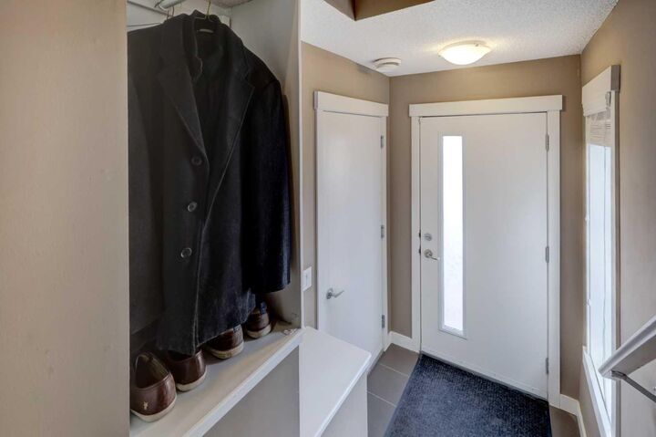 Property Photo:  208 Covecreek Circle NE  AB T3K 0W6 