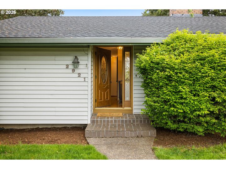 Property Photo:  2921 SE Brian St  OR 97123 