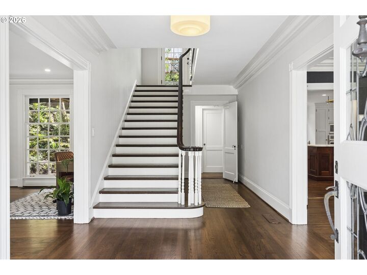Property Photo:  2505 SW Hillcrest Dr  OR 97201 