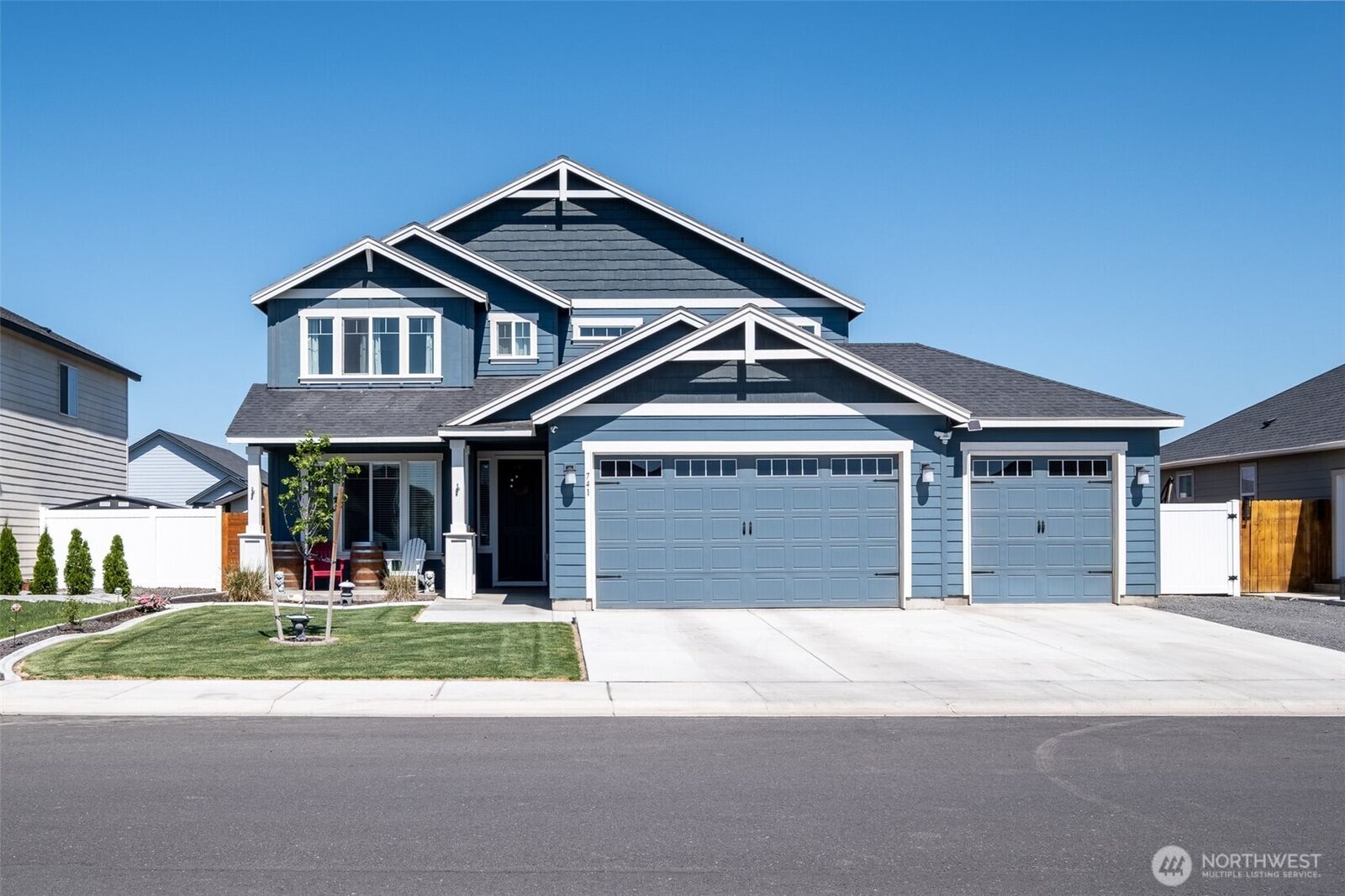 Property Photo:  741  K St NE  WA 98848 