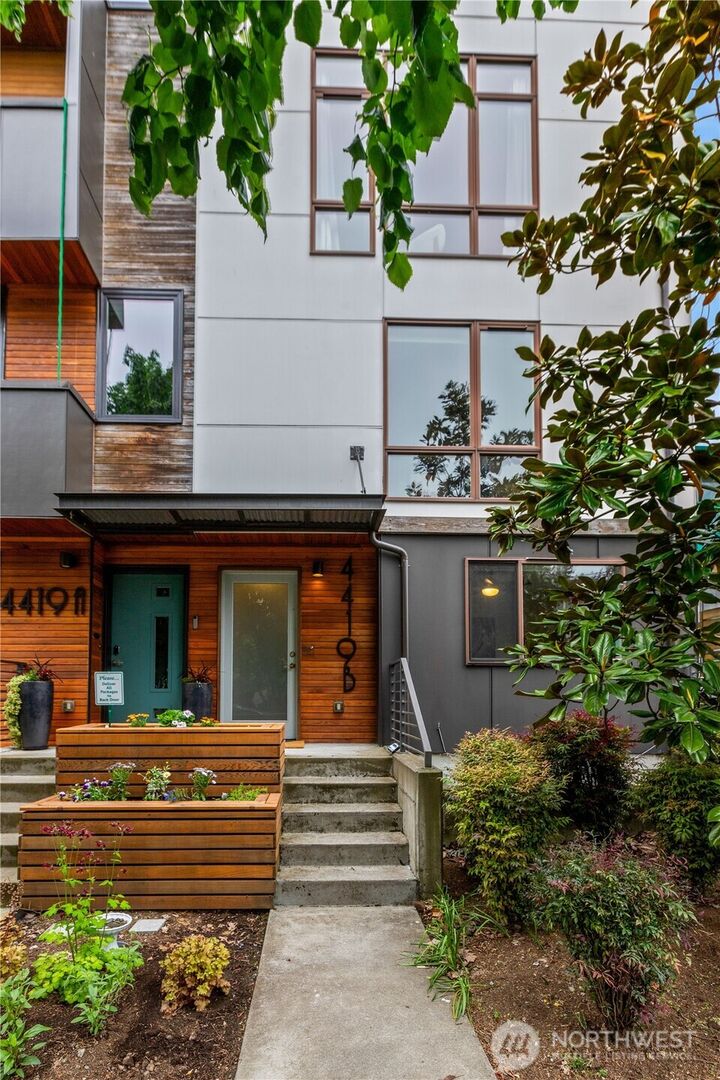 Property Photo:  4419  B Corliss Avenue N  WA 98103 