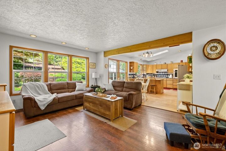 Property Photo: 672 Walker Road WA 98626