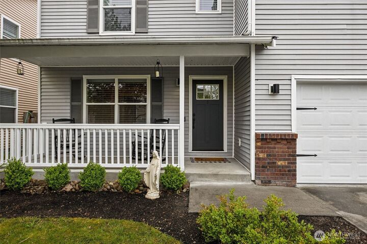 Property Photo:  19506  104th Avenue E  WA 98338 