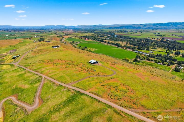Property Photo: 920 Sundance Lane WA 98926