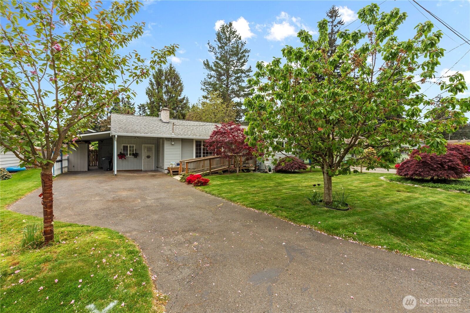 Property Photo:  6302  181st Place SW  WA 98037 