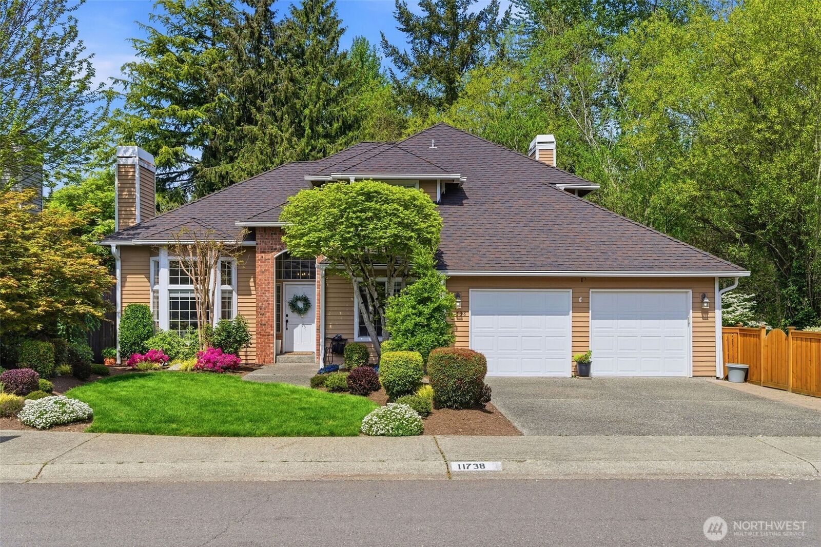 Property Photo:  11738 SE 78th Place  WA 98056 