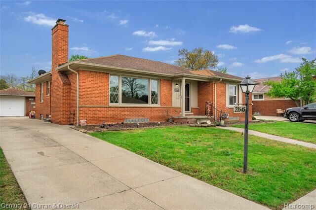 Property Photo:  21545 Hickorywood Drive  MI 48127 