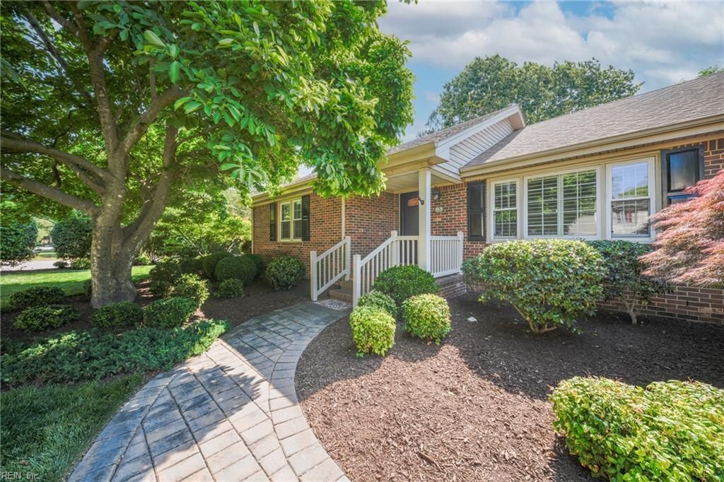 Property Photo:  798 Sheraton Dr  VA 23452 