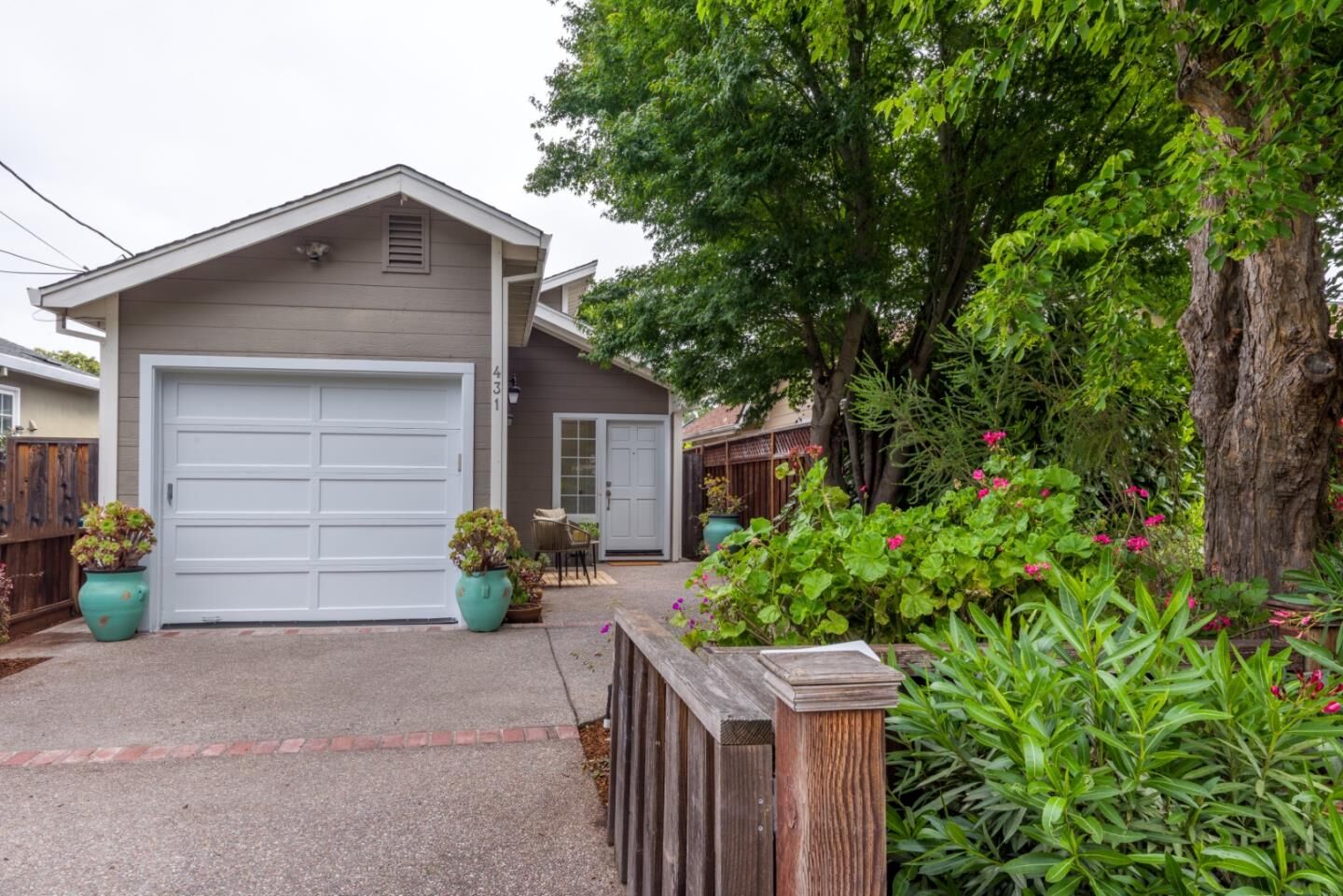 Property Photo:  431 Upton Street  CA 94062 