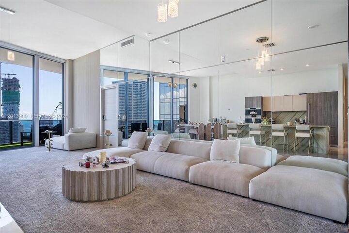 Property Photo:  801 S Miami Ave 5702  FL 33130 