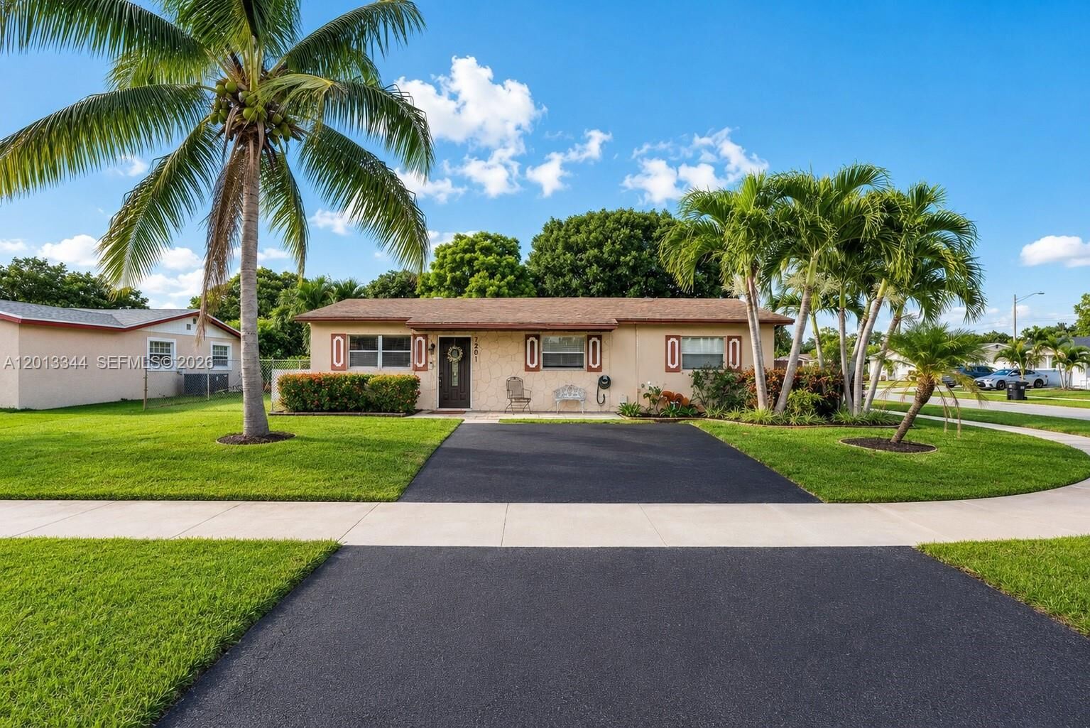 Property Photo:  7201 SW 4th St  FL 33068 